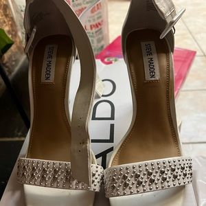 Steven Madden White heels